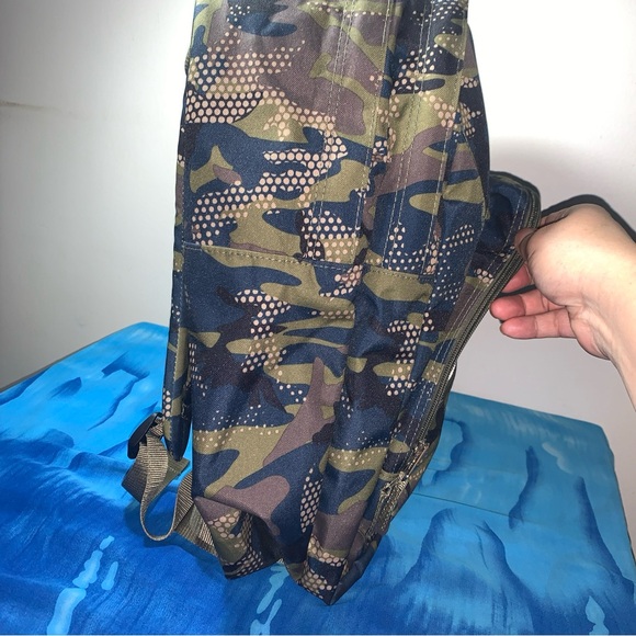 LL Bean Backpack Green Camo 4 Sections Waist Buckle Good Condition - Picture 3 of 10